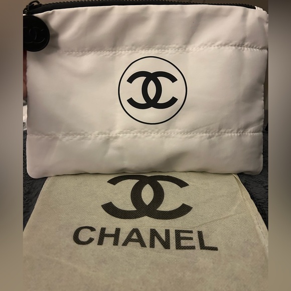 CHANEL Beauty Puffy Bag with Dust bag is included. - Picture 2 of 8